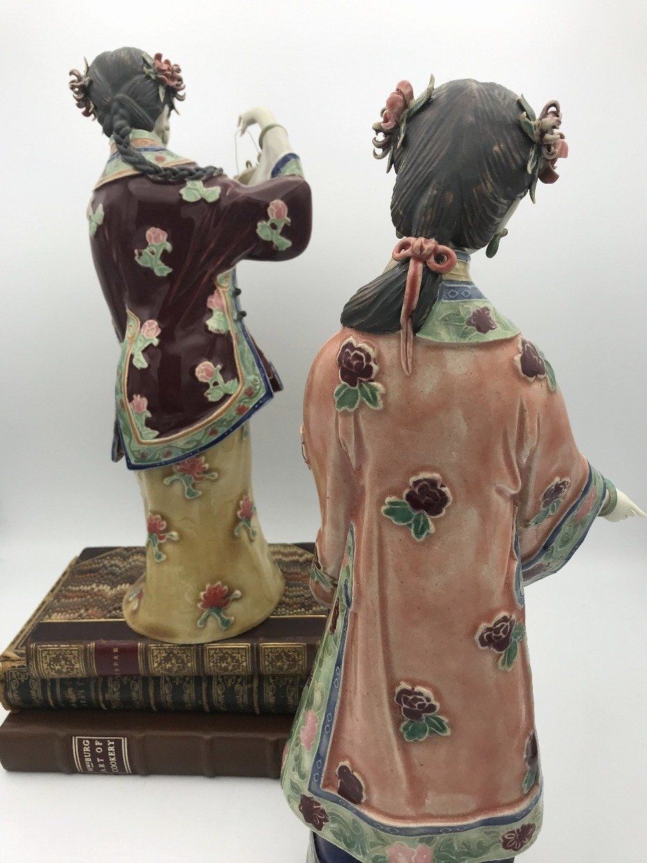 Ornate Pair of Shiwan Porcelain Chinese Tea Ritual Lady Figurines 6