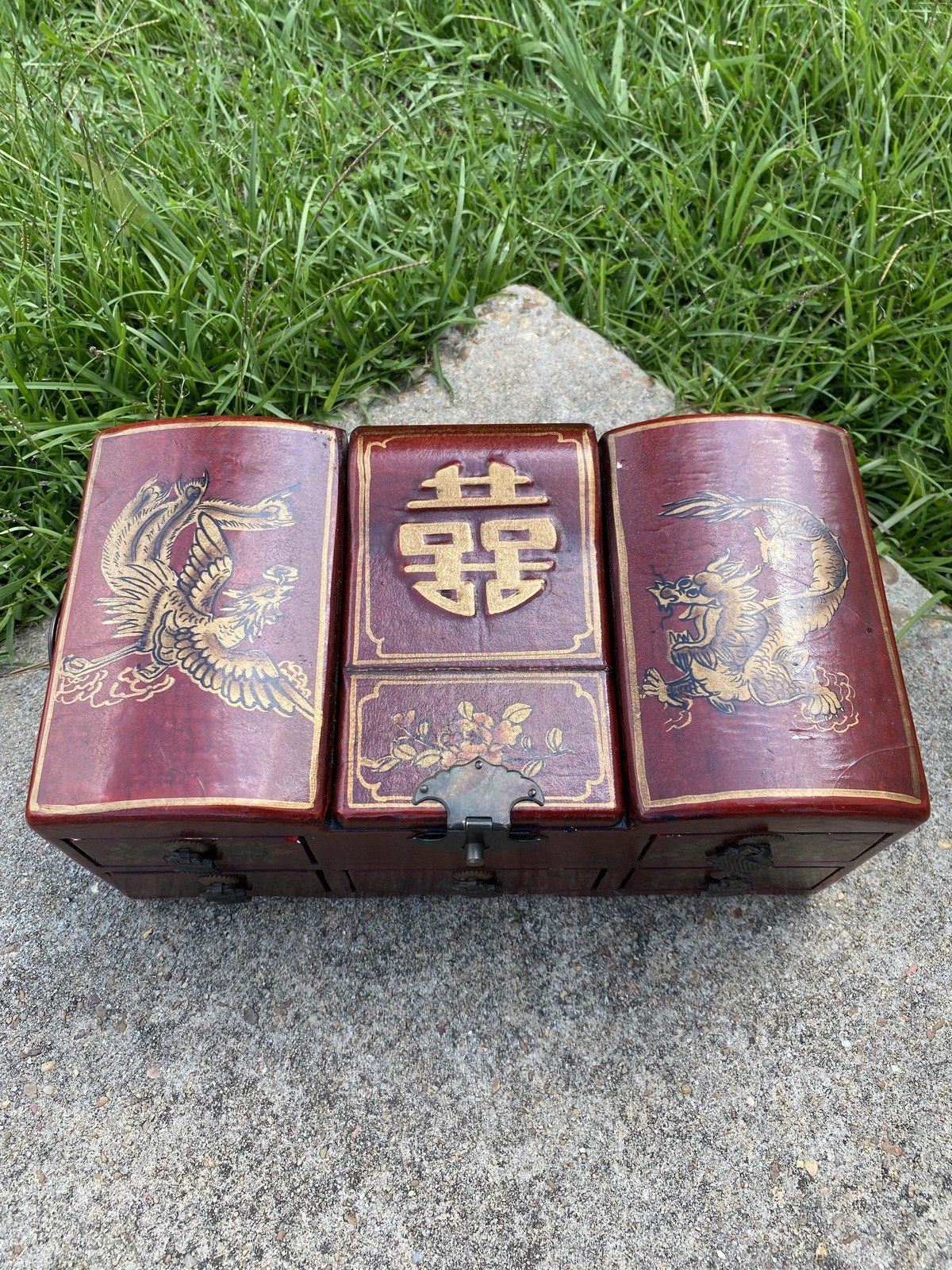 Chinese Red Lacquered Dressing Mirrored Jewelry Box 255 7