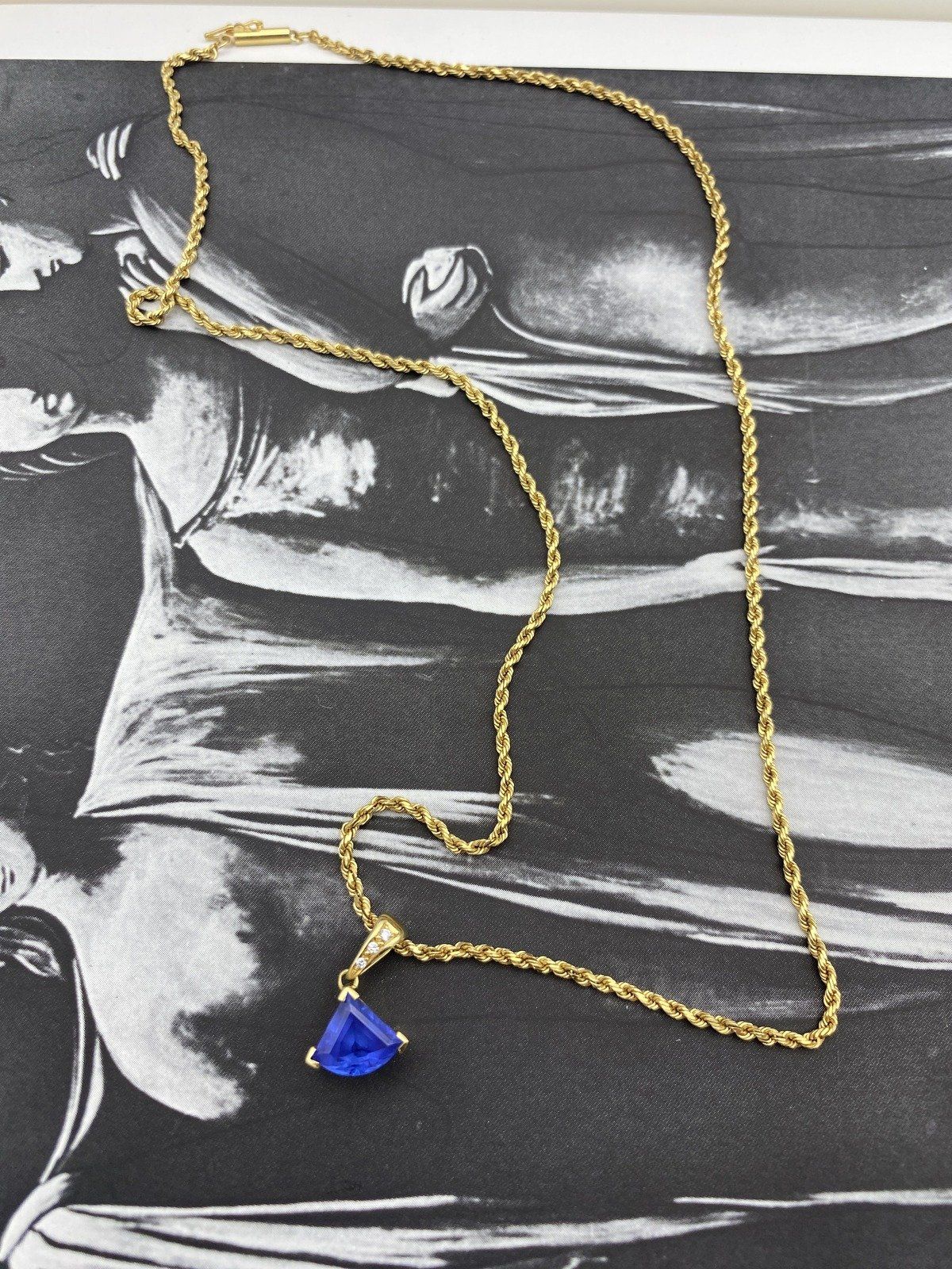 18k Gold Natural Blue Tanzanite Round Trillion 18L Drop Necklace w Diamond Bail Details 4