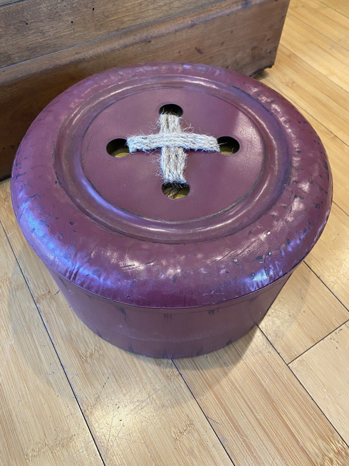 Set of Three Nesting Button Shaped Storage Display Tins 4