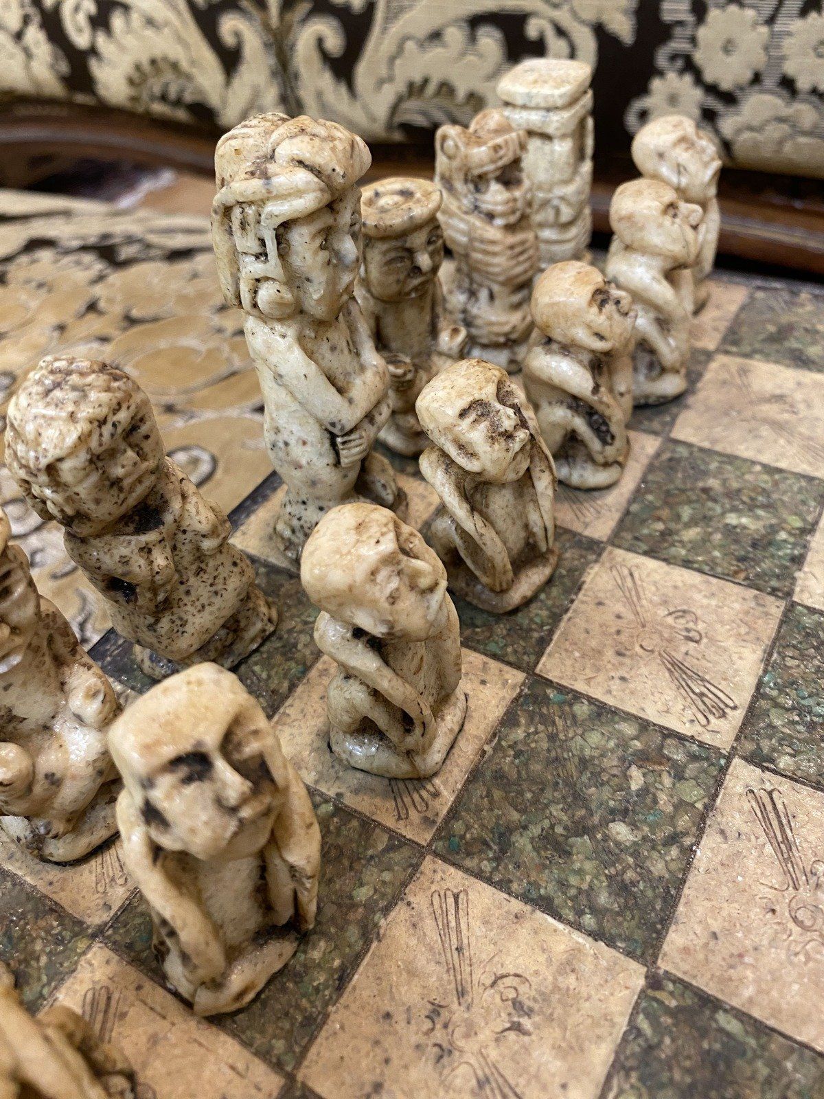 Vintage c.1960s/70s Wooden Gem Composite Mayan/Aztec Figural Chess Board Set 7