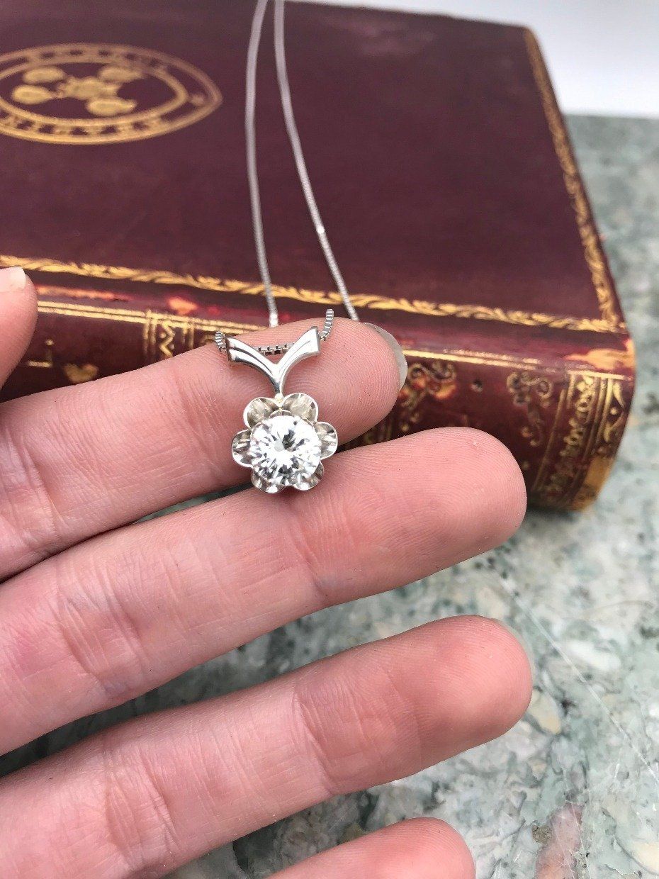 Exquisite Antique 14k White Gold 1.5ct Buttercup Set Diamond Necklace 2