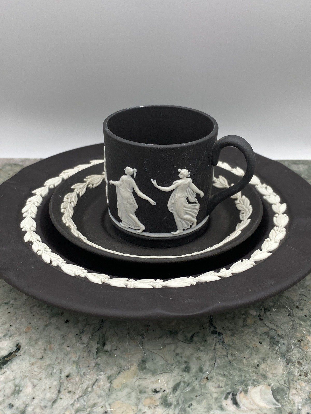 Collectible 3pc B+W Wedgewood Jasperware Demitasse Cup Set 4