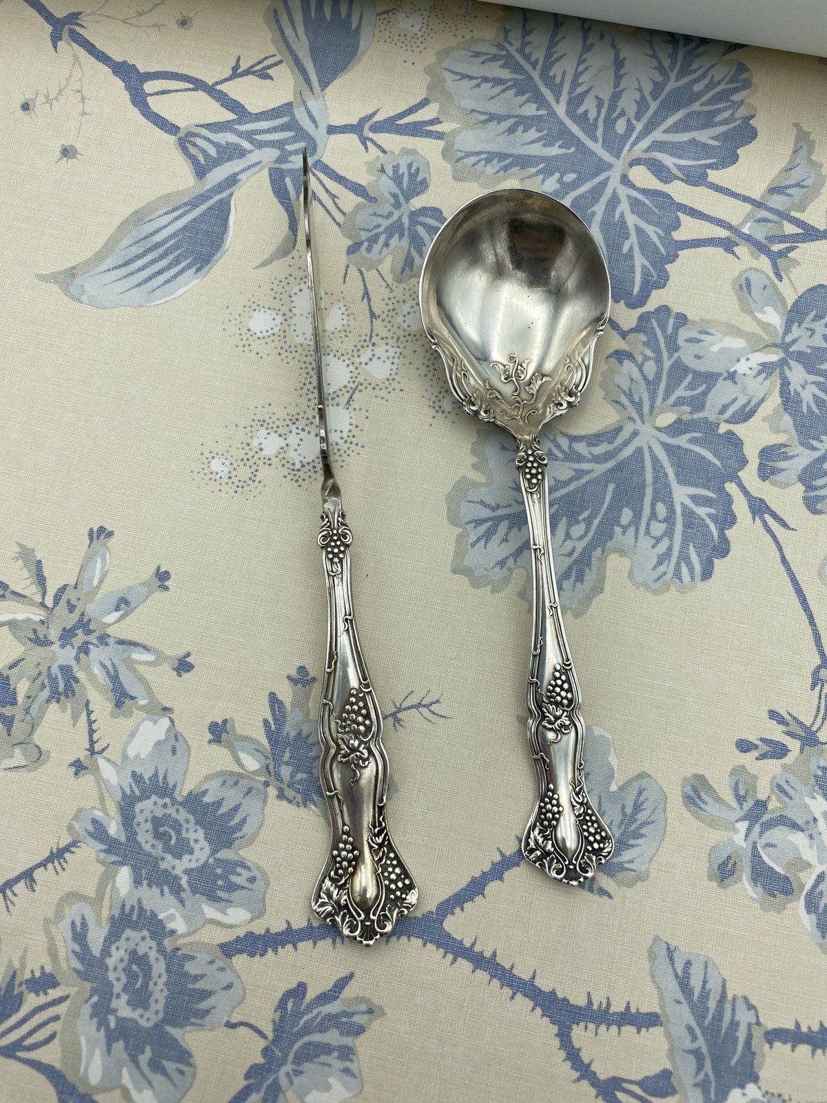 Grapevine Rogers Knife and Spoon 2