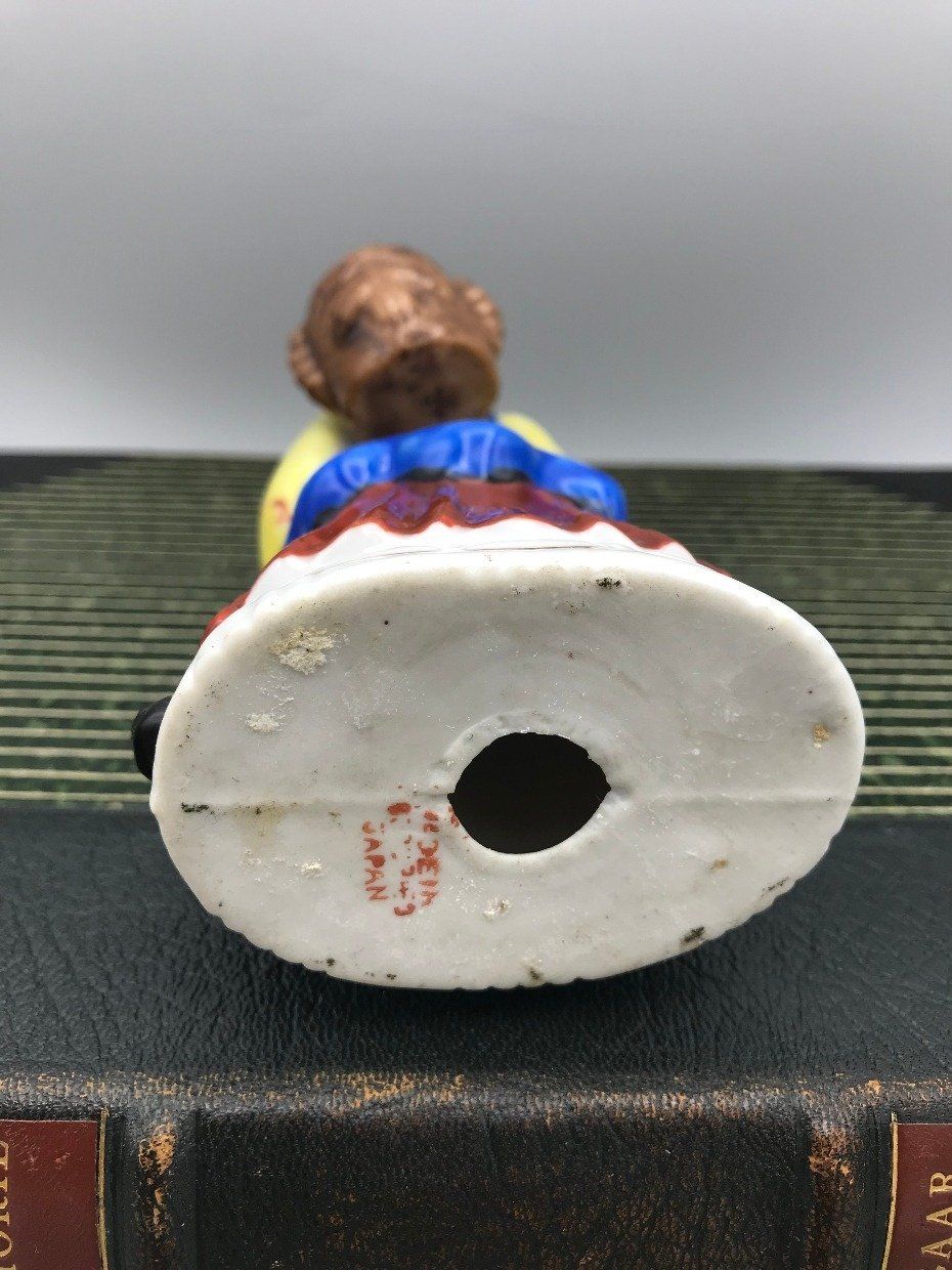 Occupied Japan Porcelain Traditionally Dressed Figurine w Rice Basket Vase Detail 3