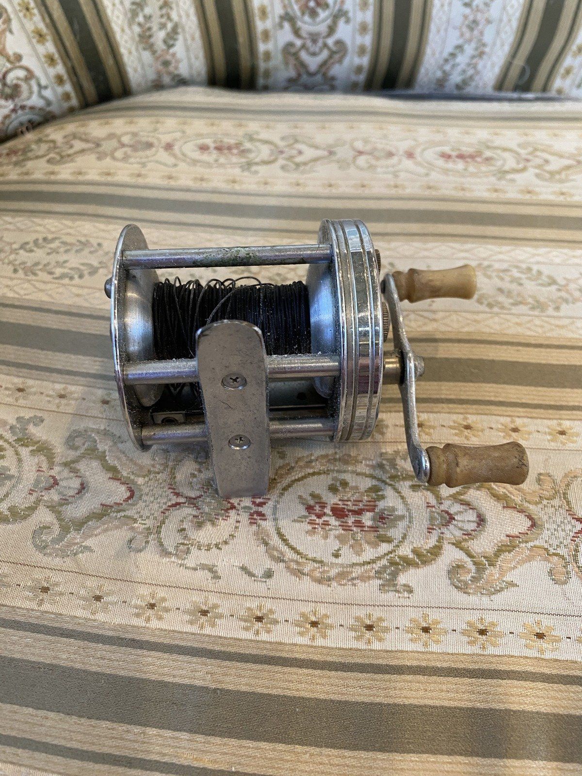 Vintage Flueger TRUMP Anti-Back-Lash Fishing Reel No.1943