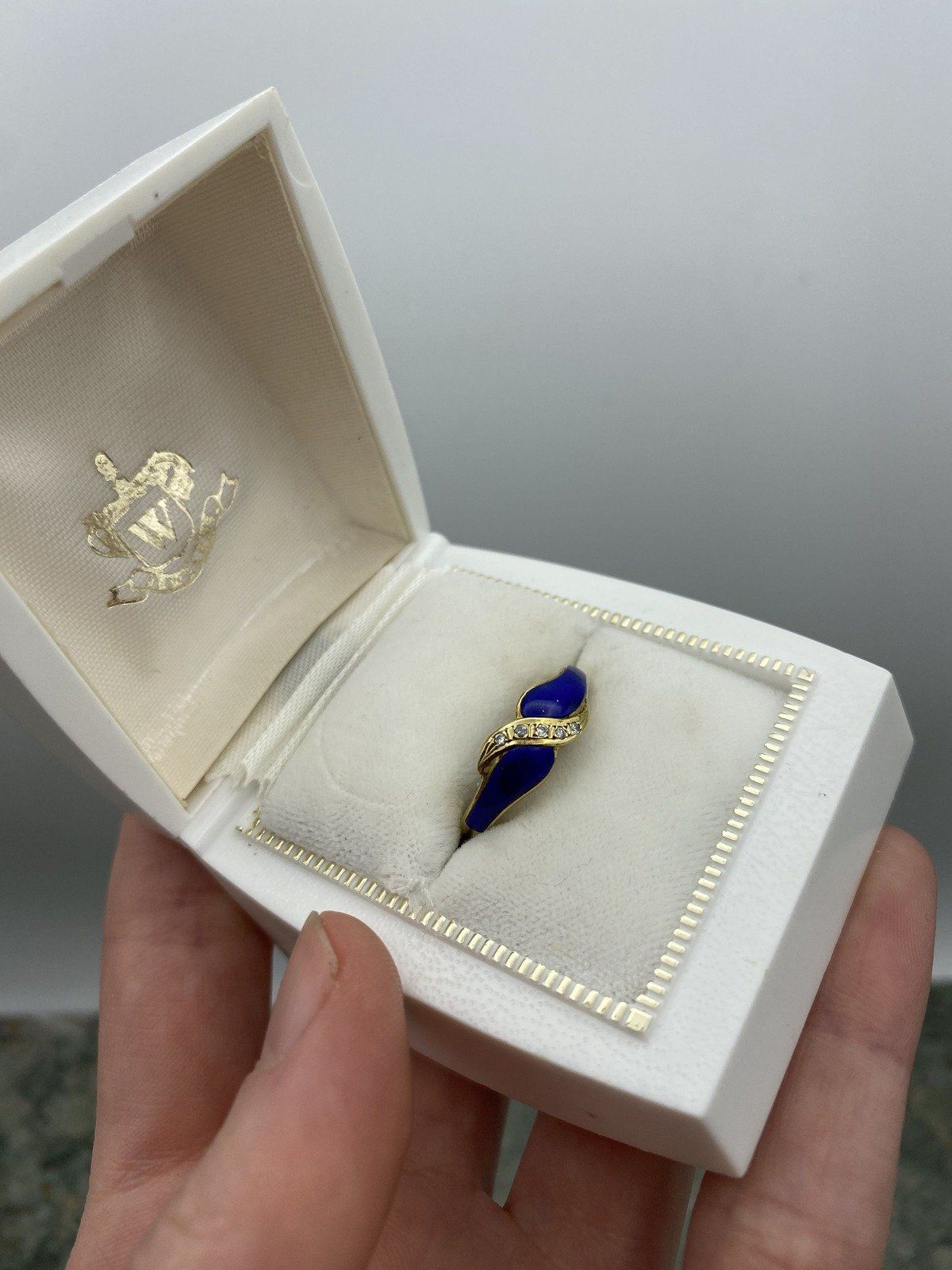CUTE Vintage 14k Gold Blue Enamel Diamond Center Knot Ring Band 6