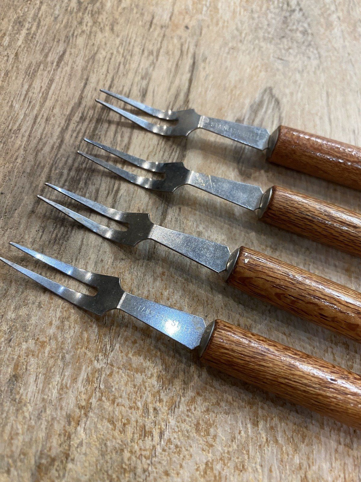 Set of 4x Wooden Handle Appetizer/Cocktail Forks 6