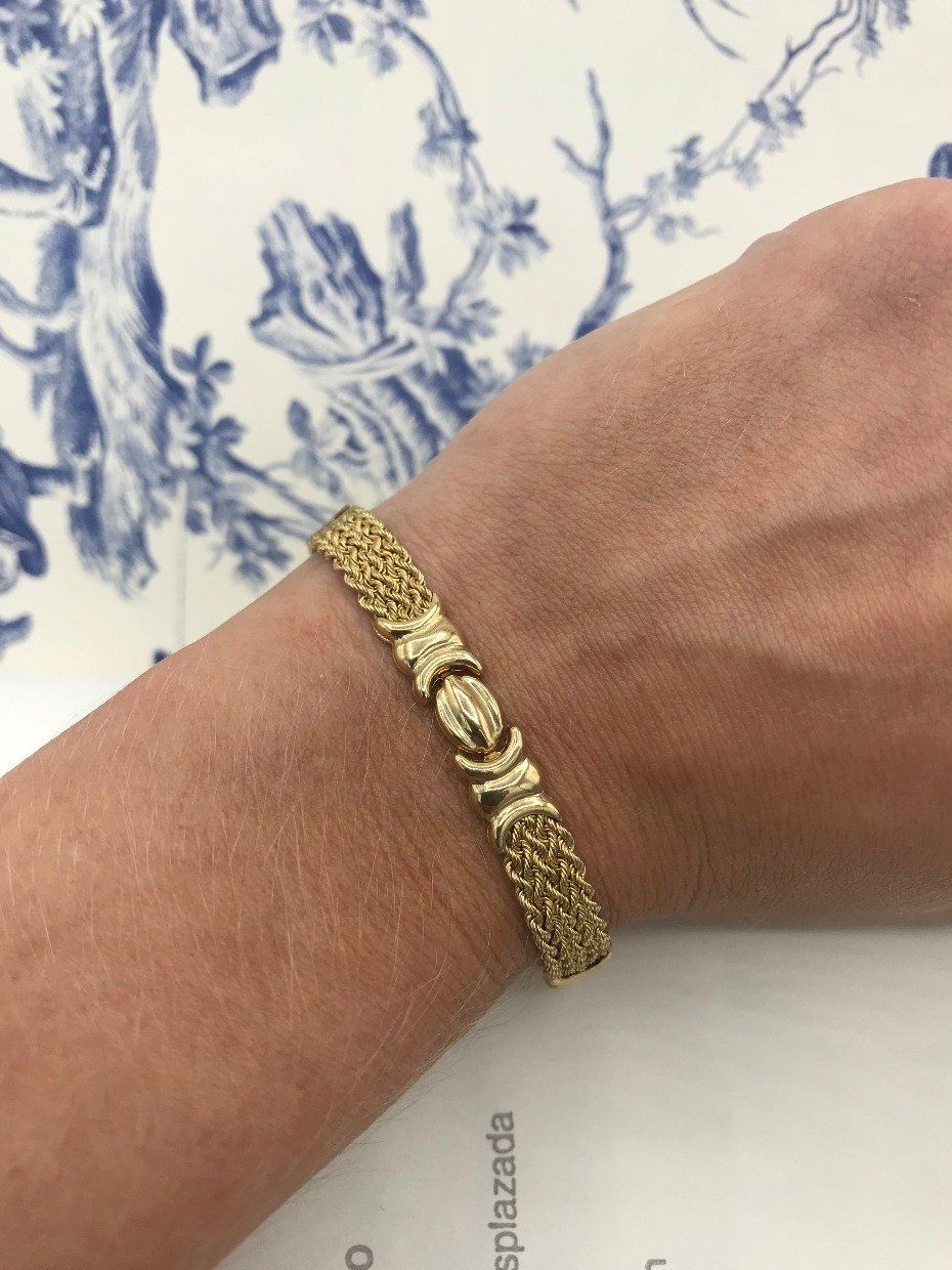 10k Peruvian Gold Mesh Woven Crescent Framed Finial Bracelet 2