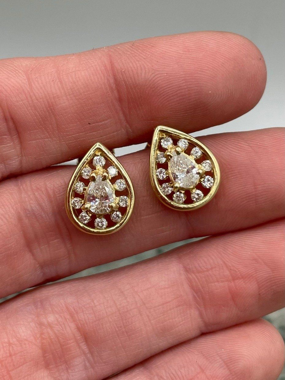 14k Gold Tear Shaped 1.8ctw Diamond Stud Earrings w Pear Cut Diamond Centers 5
