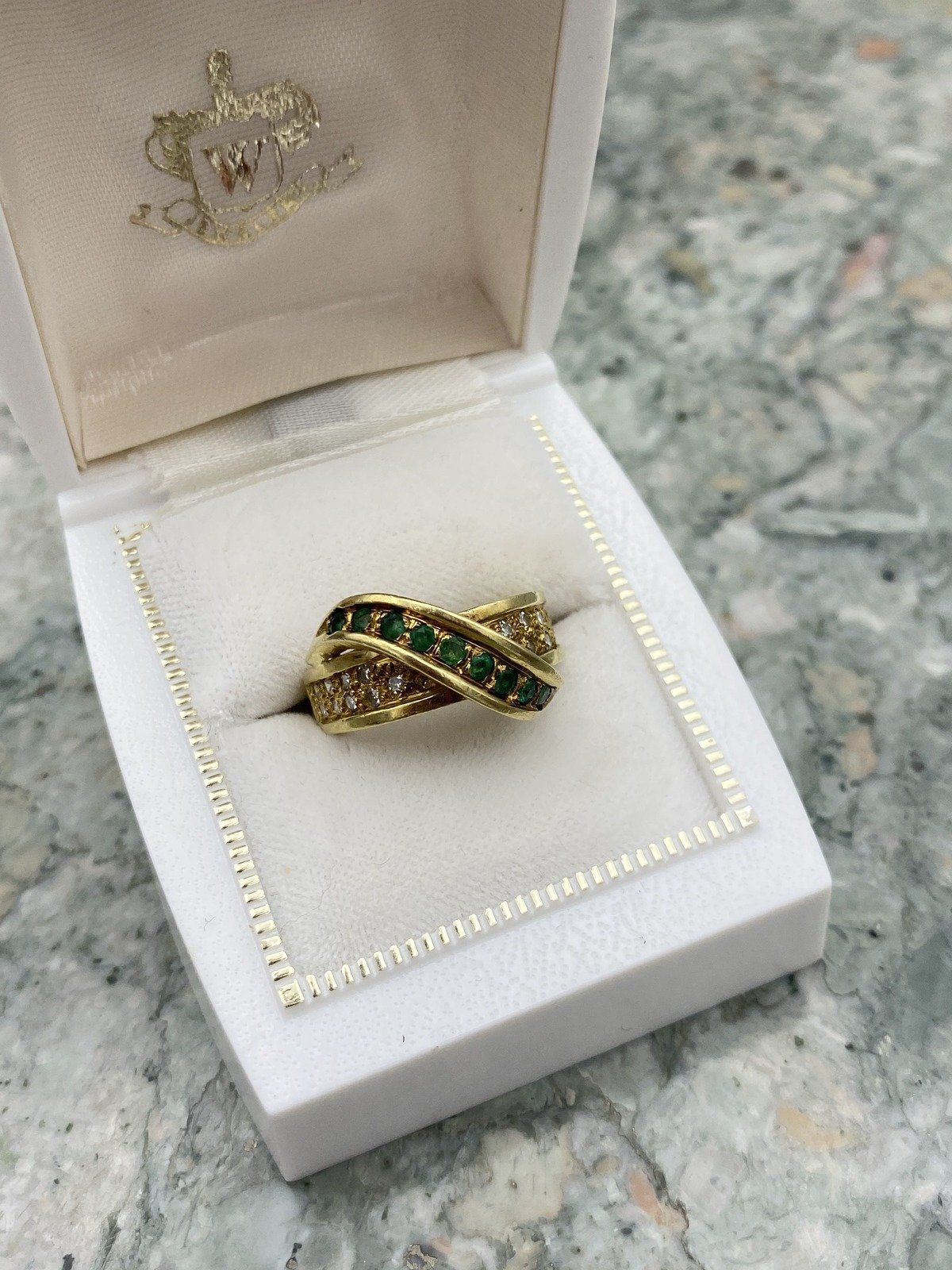 Stunning 22k Gold Pave Diamond + Emerald Knot Ring w Girthy Band #2937 5