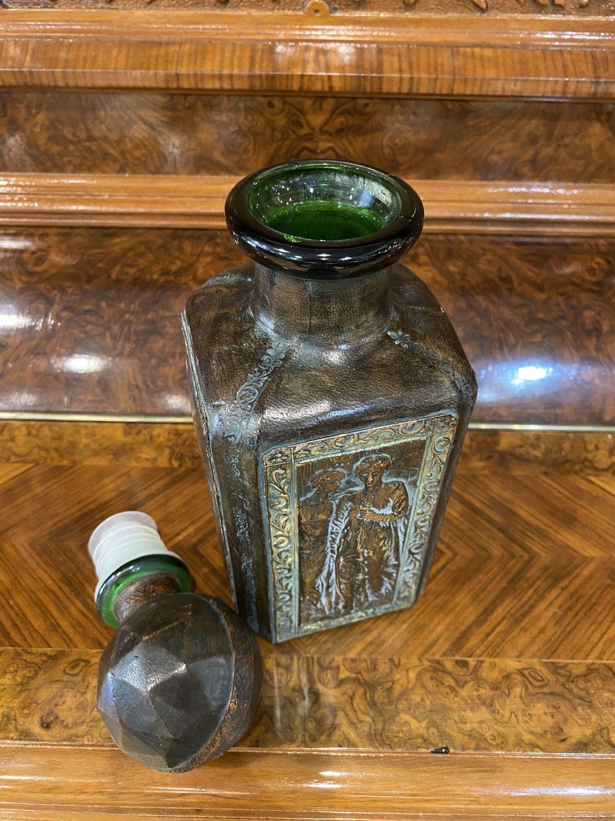 Vintage Mid Century FLORENCE, Italy Figural Leather + Green Glass Bar Decanter (DO NO DISCOUNT) 5
