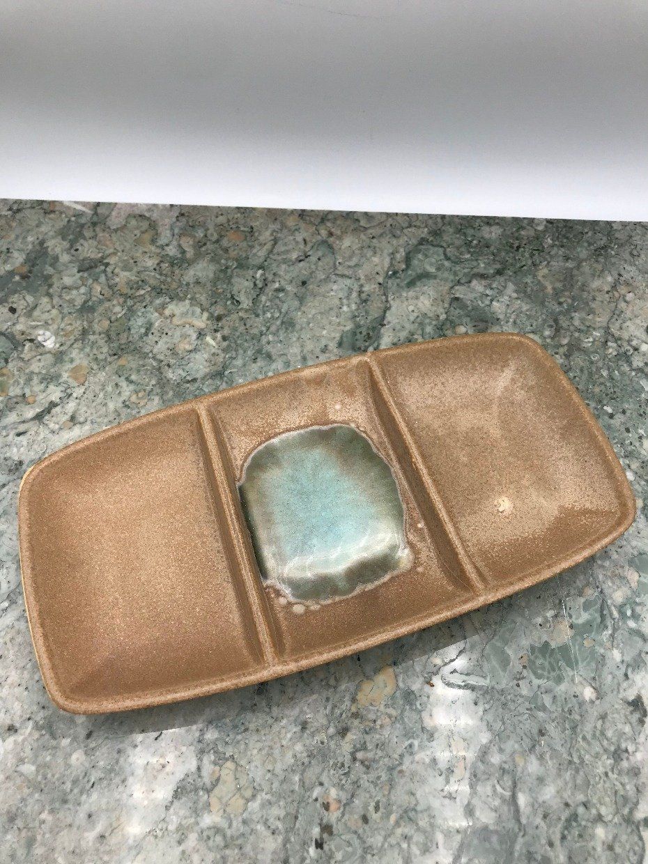 Signed Satterfield Taupe 3pt Divided Pottery Dish 2