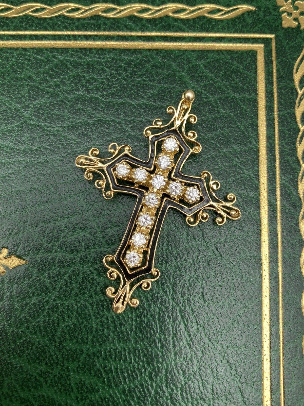 Vintage 14k Gold Black Enamel Detailed 1.1ctw Diamond 2 Ornate Cross Pendant #2669 4