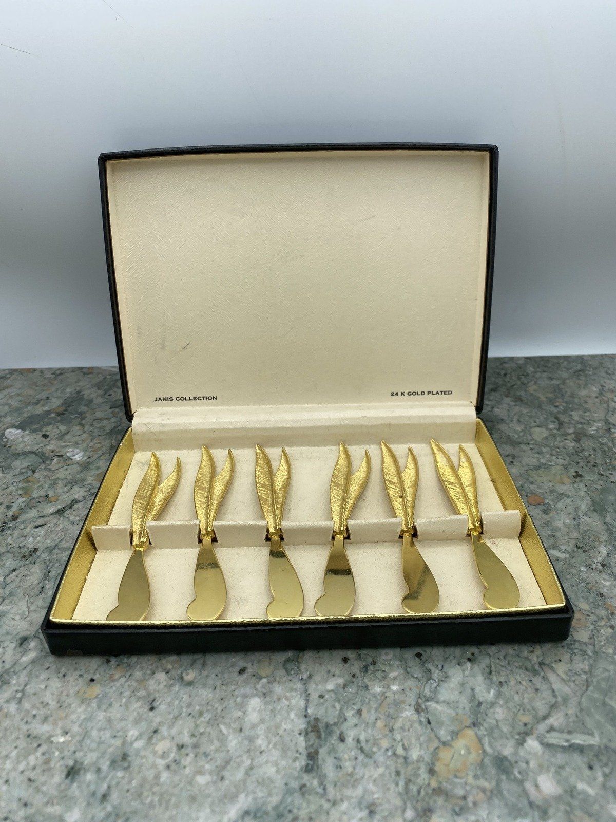 Vintage 24k Gold Plated Leaf Frond 6pc Butter Pat Knives 2