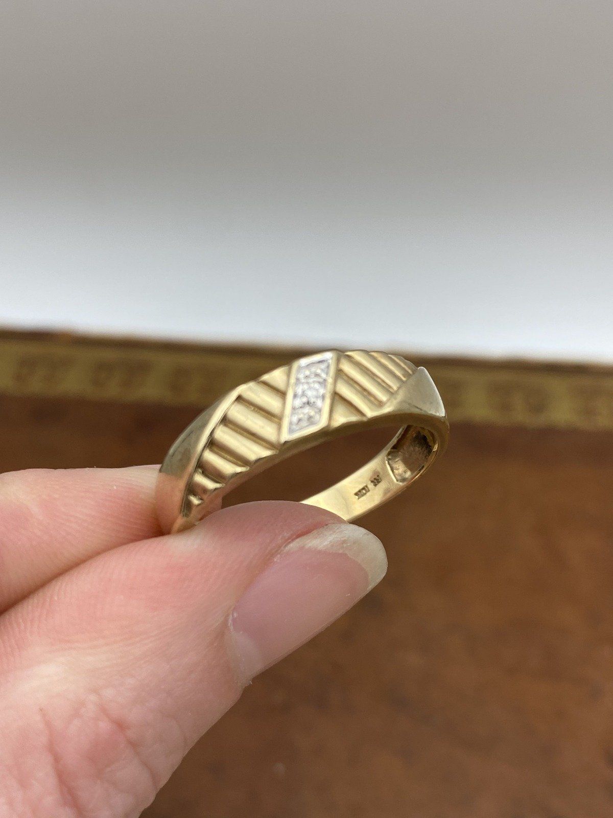 Men's 10k Gold Fluted Detail Ring Bang w Illusion Diamond Center Detail + Appraisal #2394 9