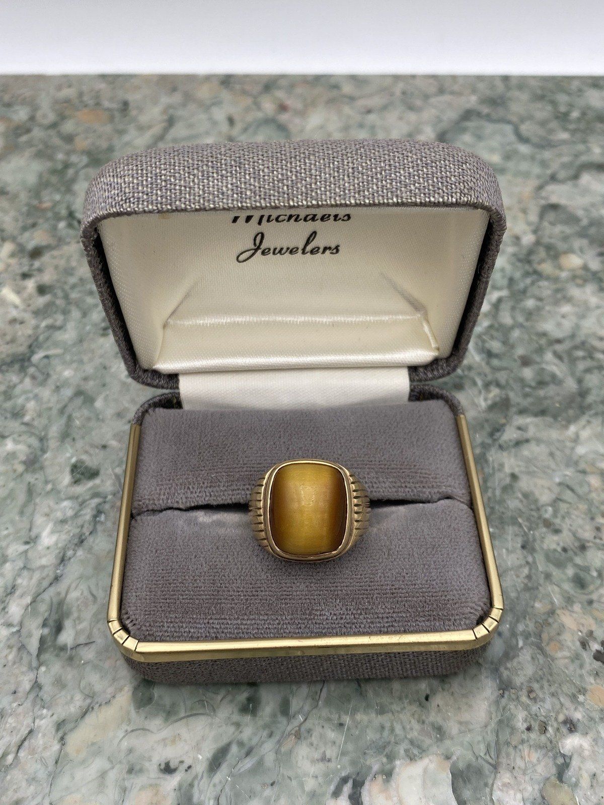 Men's Antique 10k Gold Tiger's Eye Bezel Set Signet Pinky Ring w Carved Shoulders 8