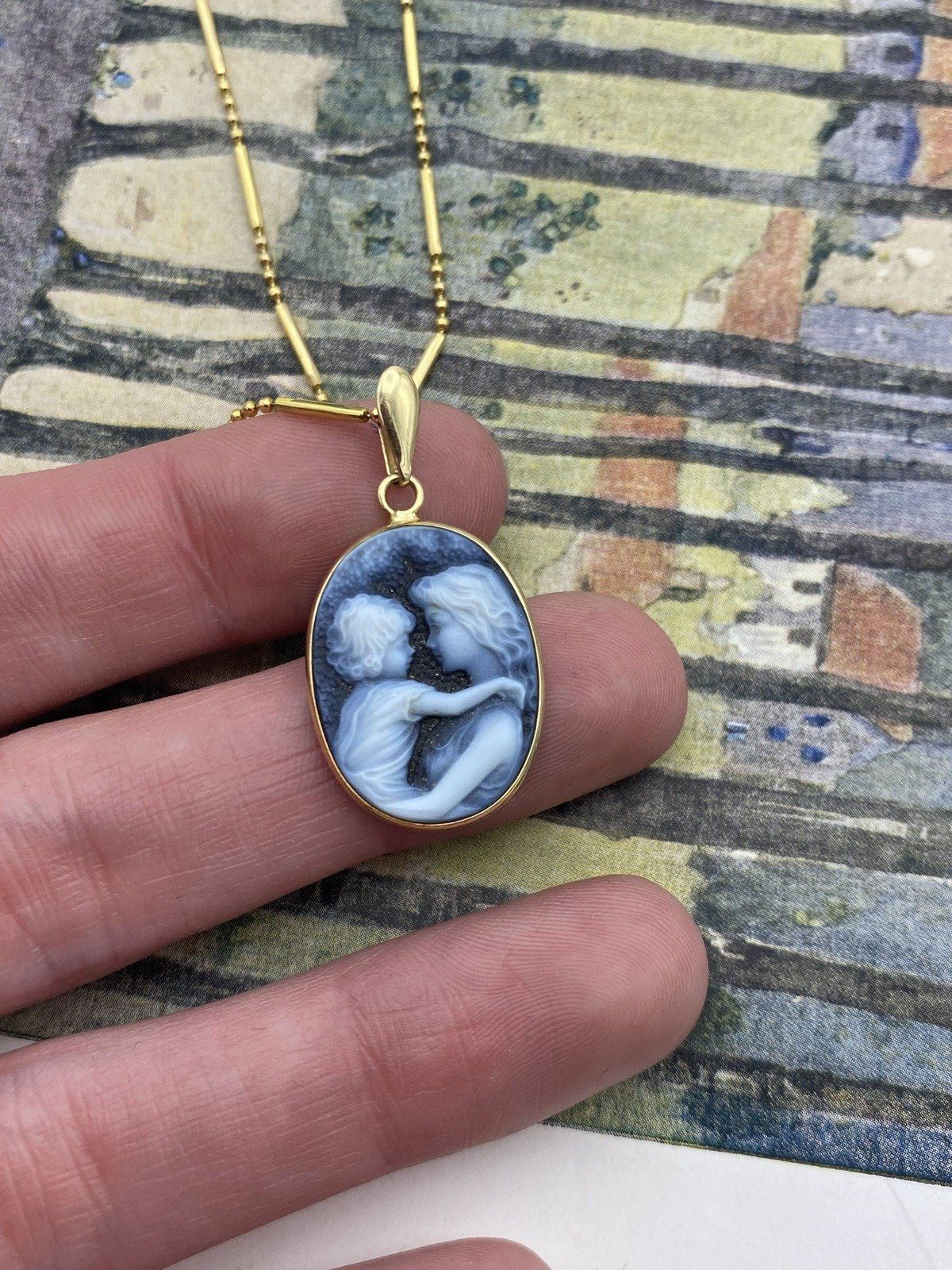 Vintage 14k Gold B&W Mother + Child Cameo Necklace w Bead + Barrel Beverly Hills Gold 16L Chain #3013 4