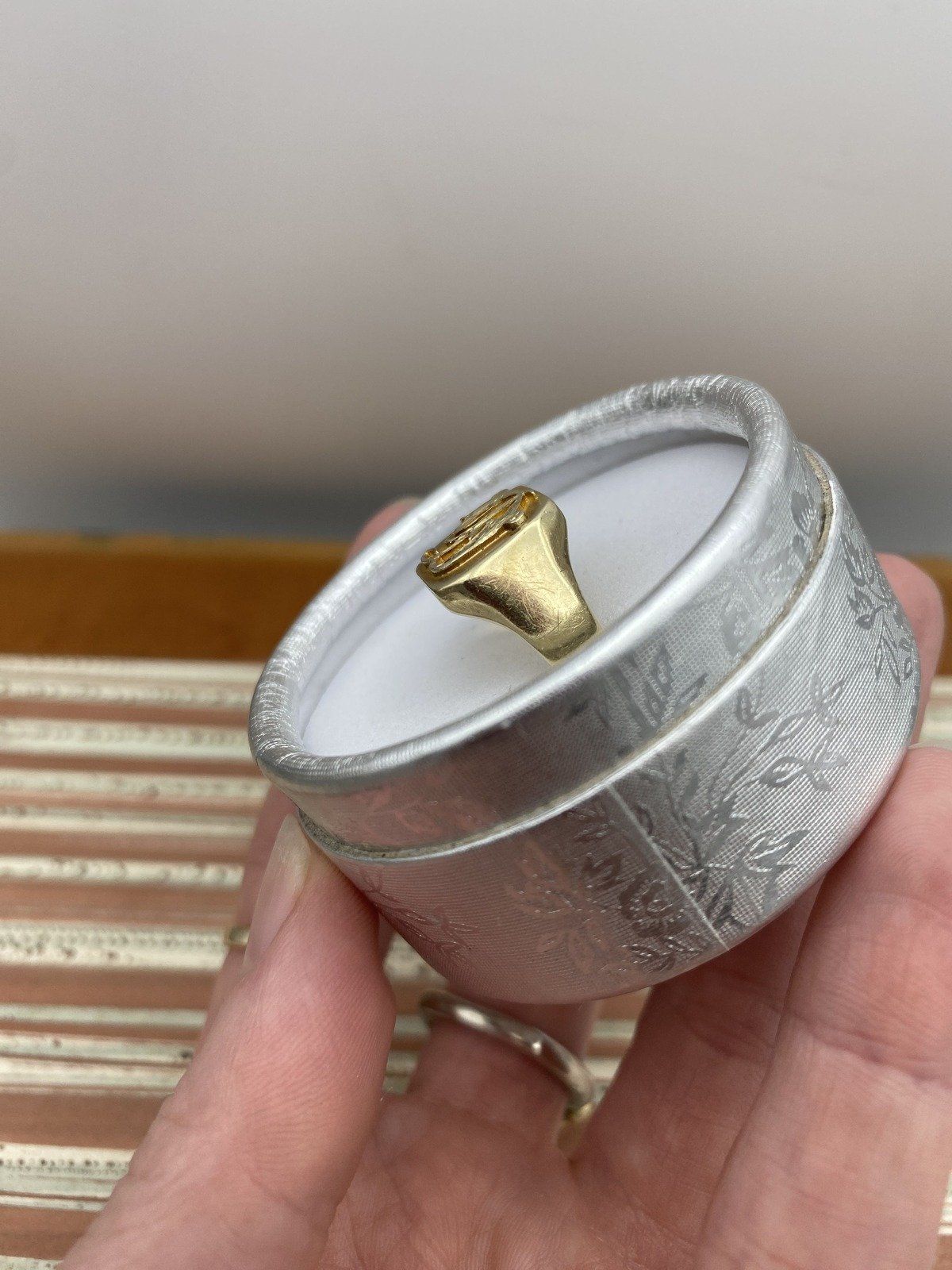 Vintage 14k Gold Scroll Work D Initial Signet Ring 13