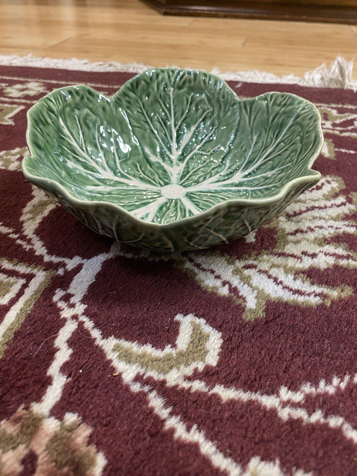 Bordallo Pinheiro Portugal Majolica Small Cabbage Leaf Bowl 6.5 9