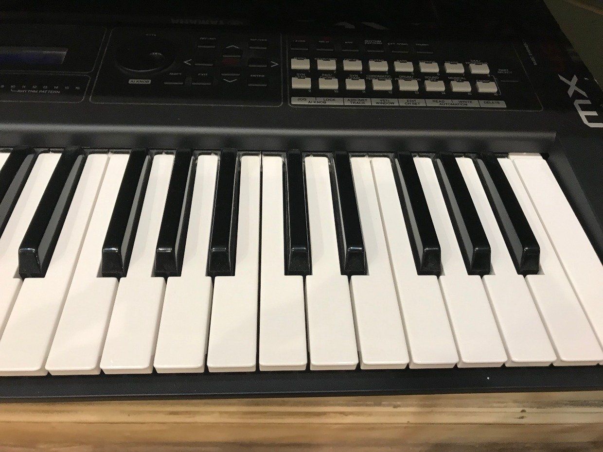 Yamaha MX 49 Electric Keyboard 3