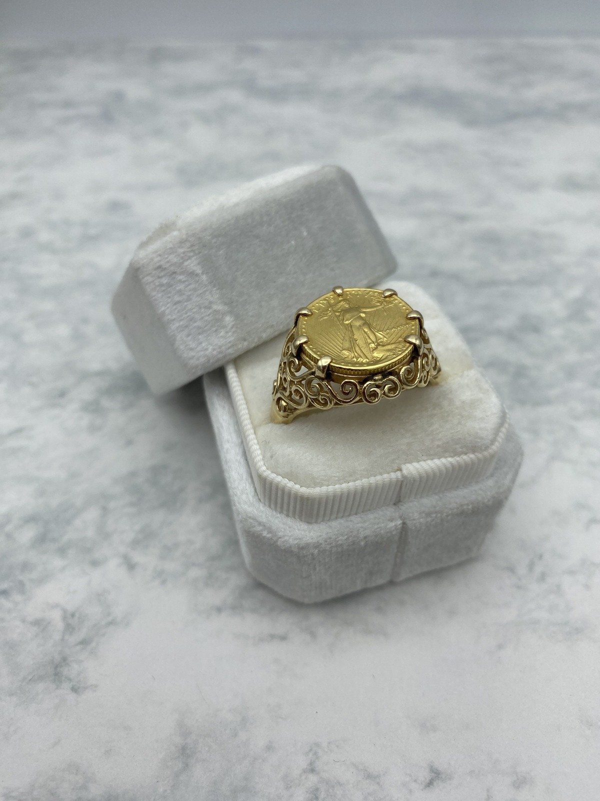 14K Gold Ring with 1/10 oz American Gold Eagle Coin Filigree Setting. Sz. 12.5 3