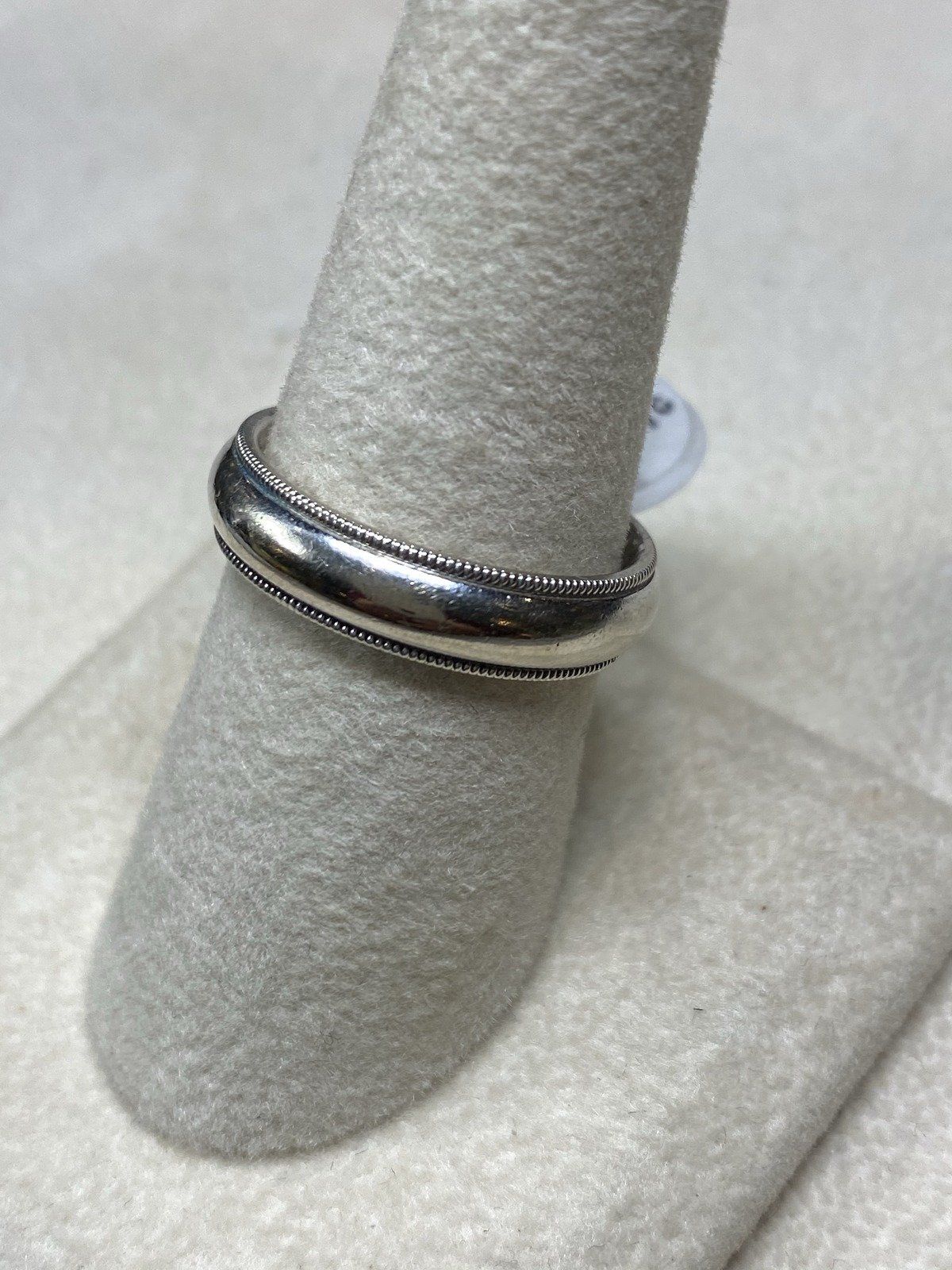 14k Men's White Gold Wedding Ban 2