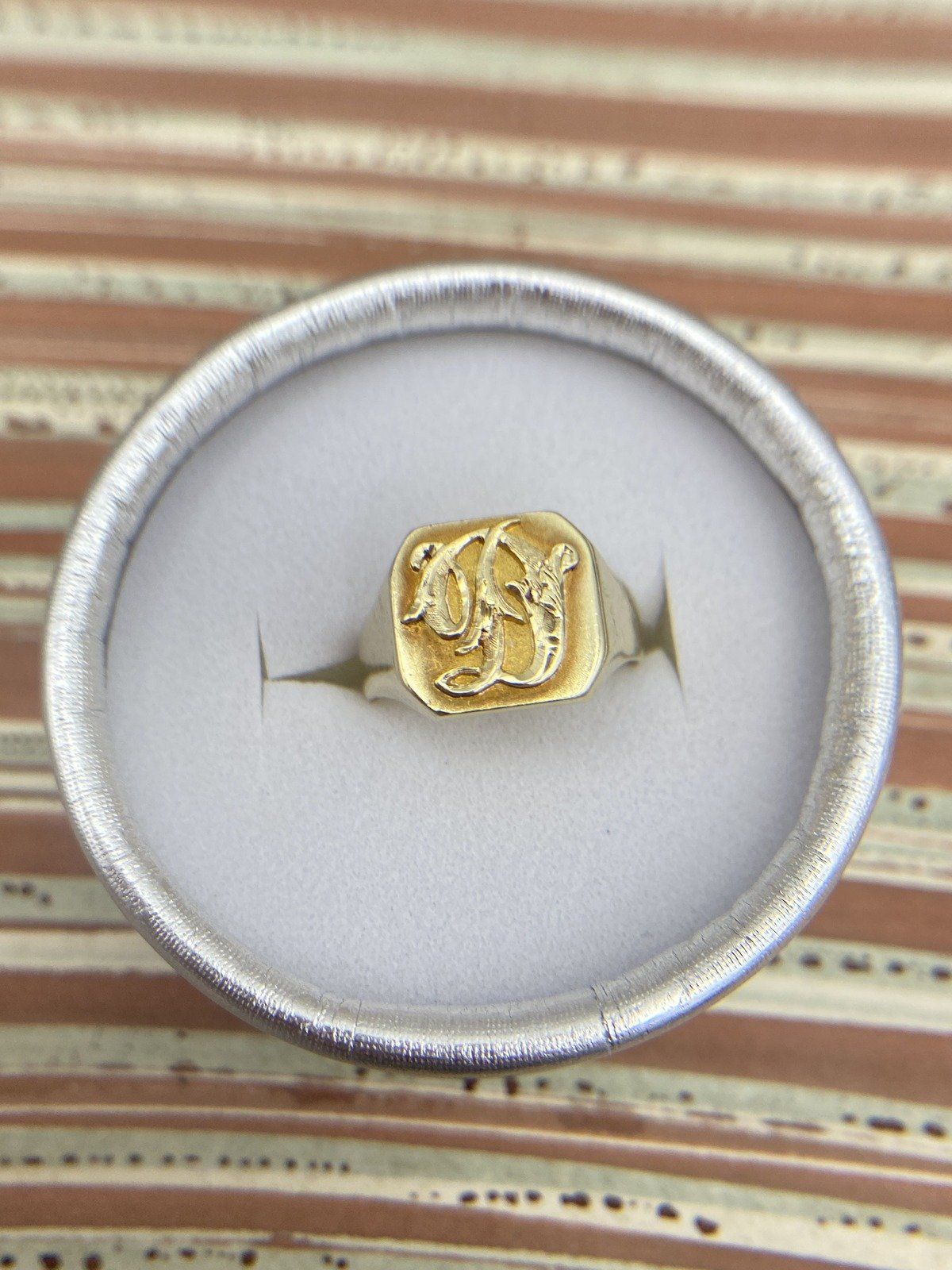 Vintage 14k Gold Scroll Work D Initial Signet Ring 10