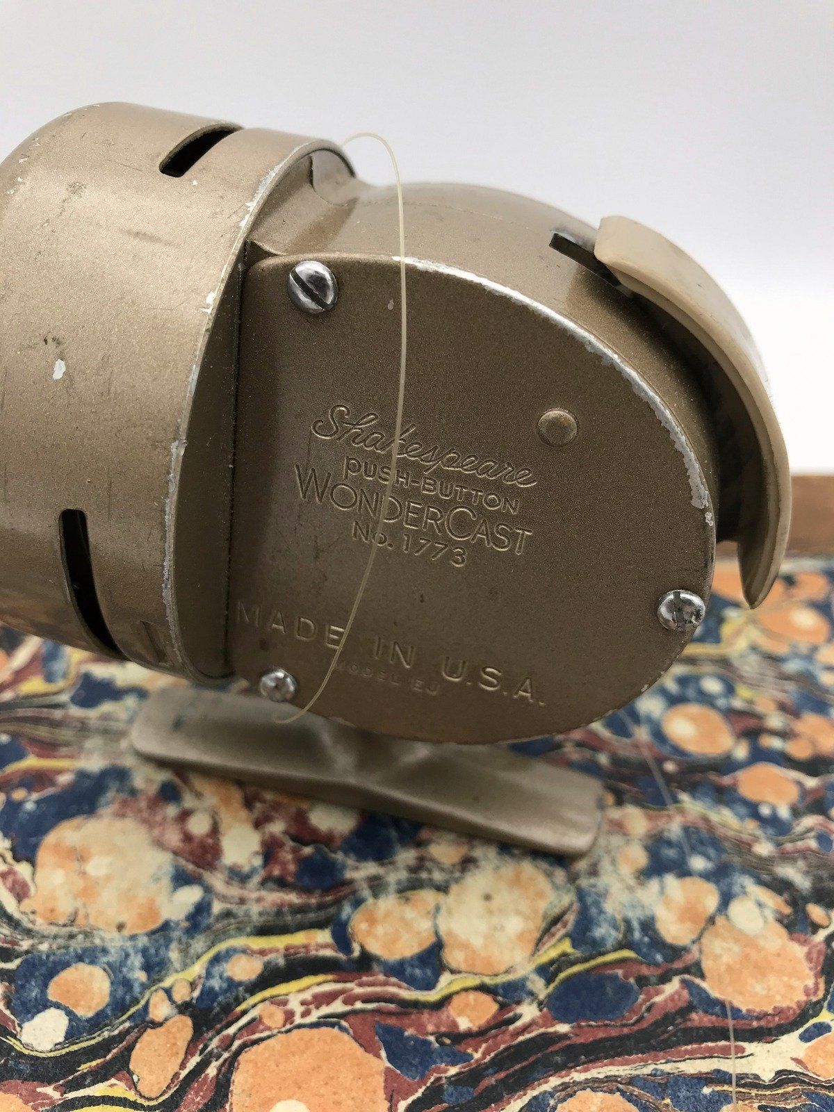 Shakespeare Wondercast No.1773 Model EJ Fishing Reel 2