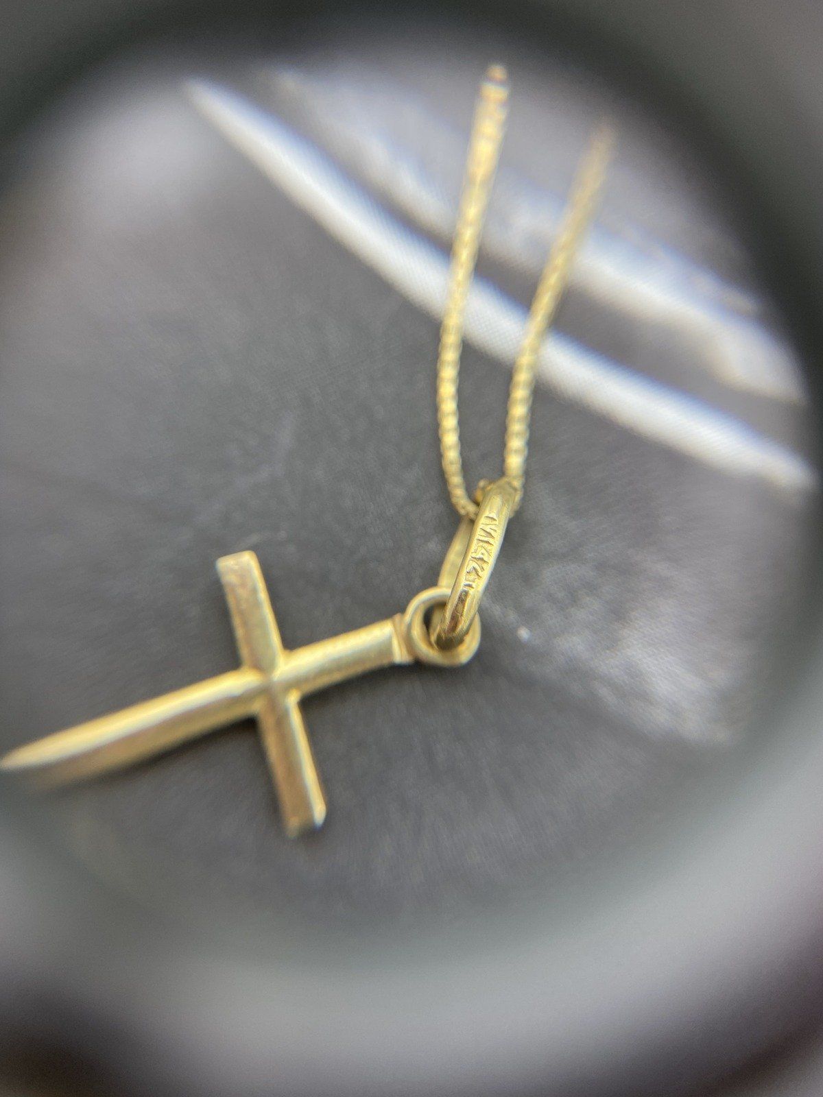 18k Gold Simple Every Day Dainty Cross Necklace 18L 3