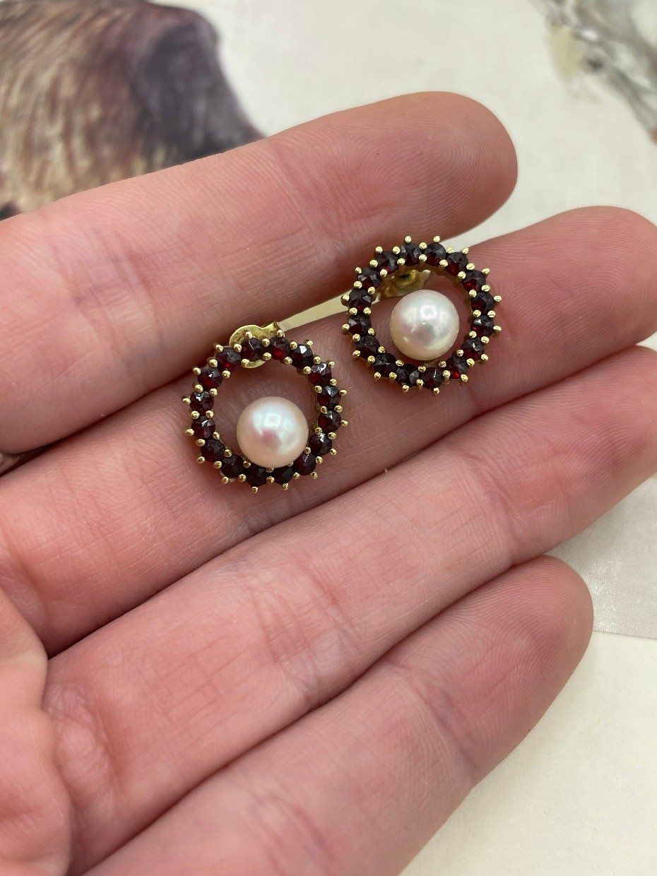 Vintage 14k Gold Red Garnet Hoop Stud Earring w Pearl Center Accents 2