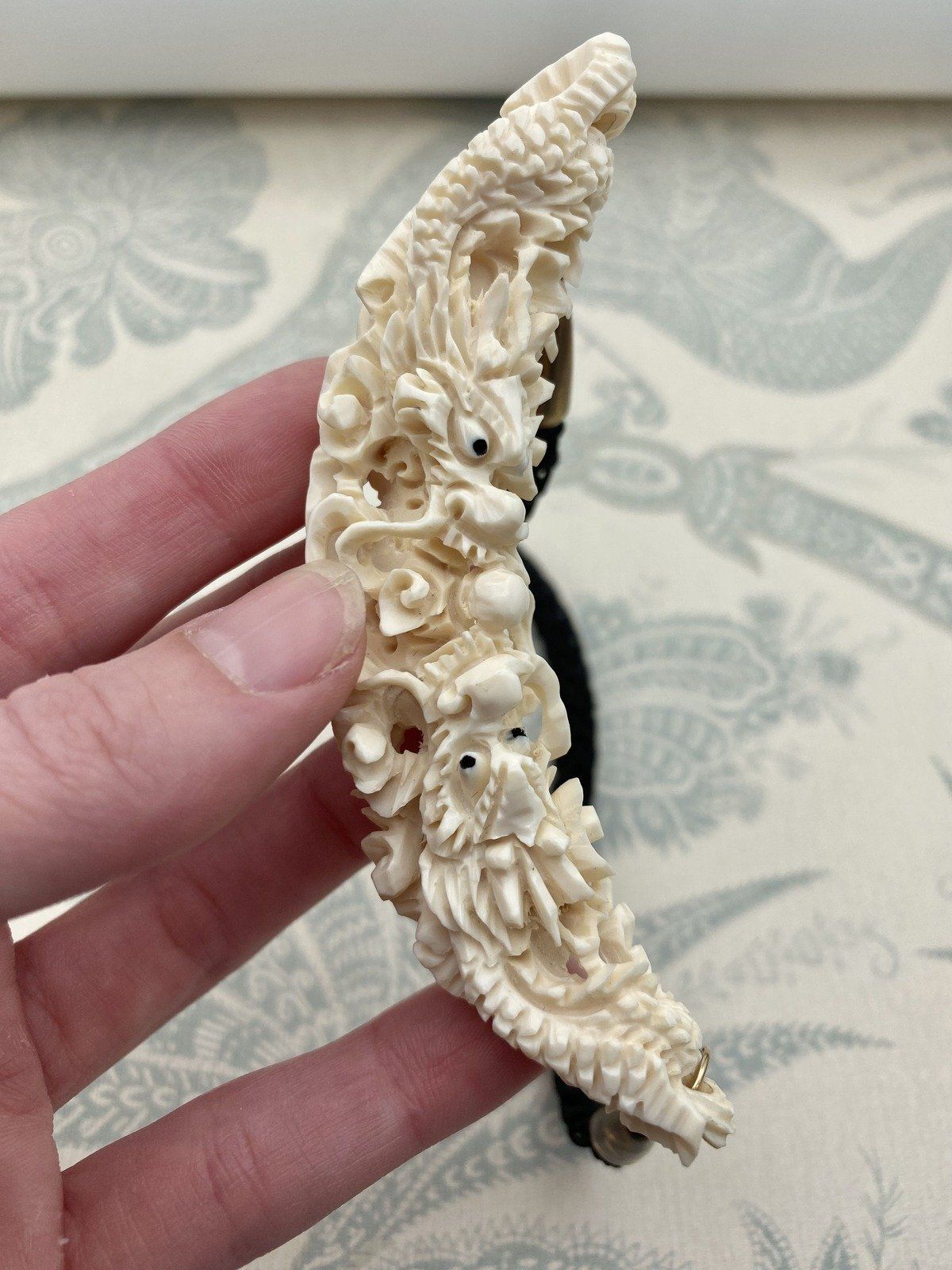 Vintage c.1950s Converted Carved Bone Double Dragon Necklace 7