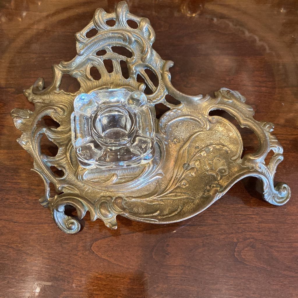 Vintage Virginia Metalcrafters Ornate Brass Desktop Inkwell w Lid 2