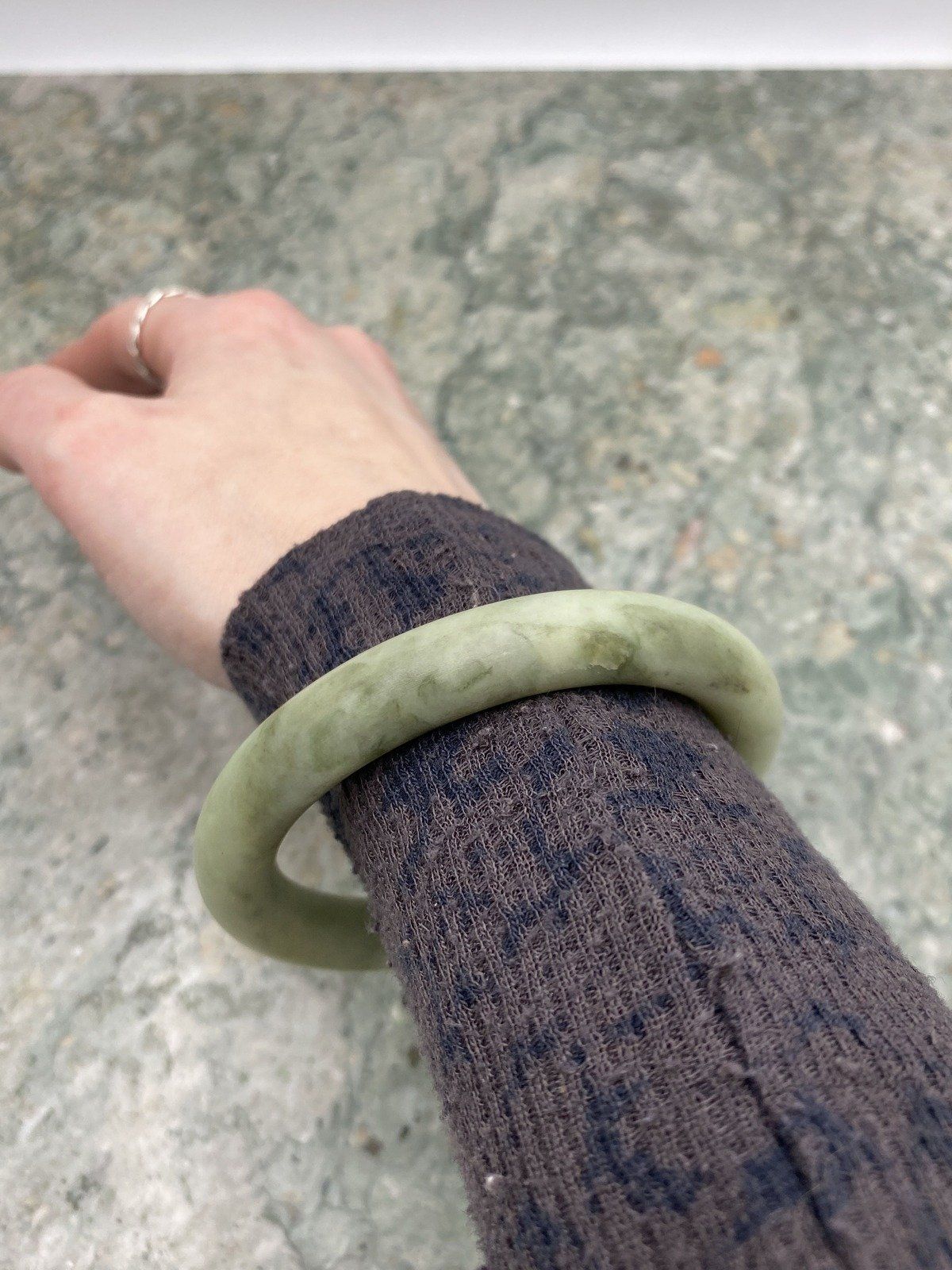 Stunning Solid Soft Green Chinese Jade Stone Bangle Bracelet 2