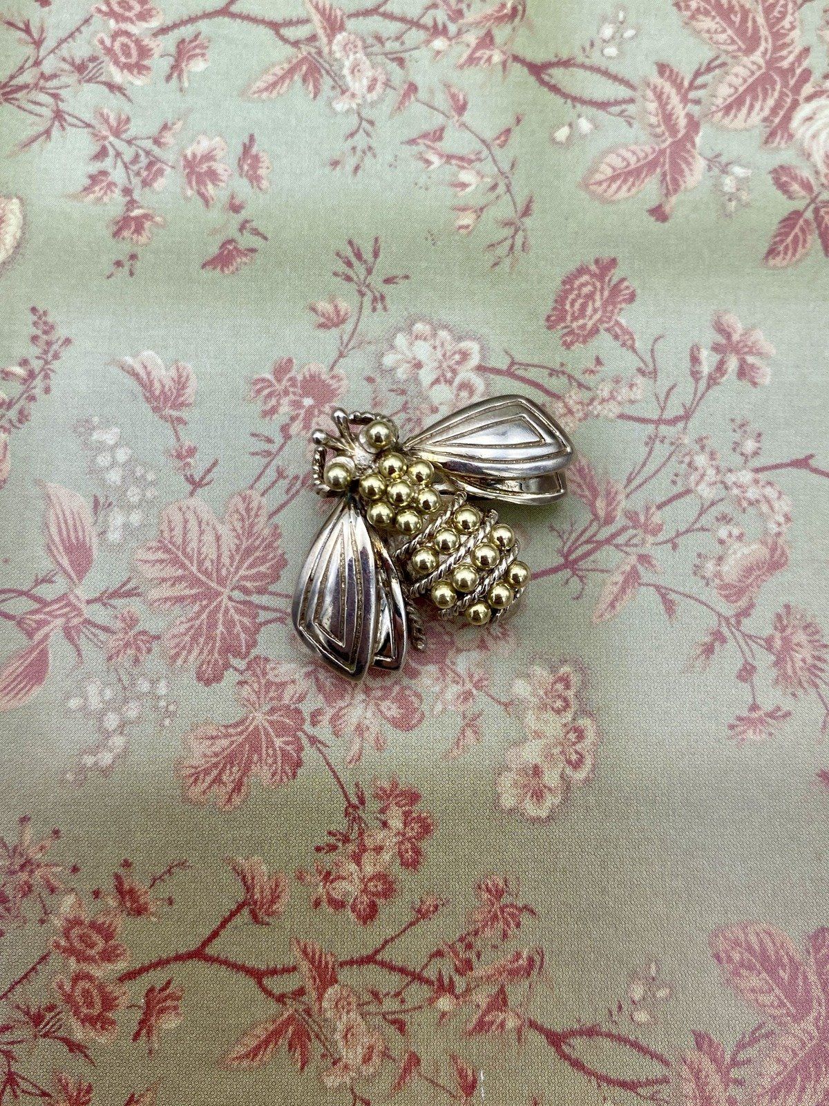 Vintage Tiffany & Co. Sterling Silver + 18k Grommet Bubble Bee Pin 6