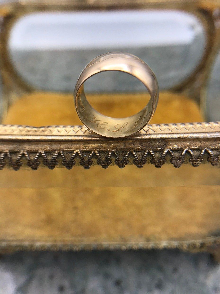 Antique Victorian 18k Gold 7mm Wide Ring Band 3