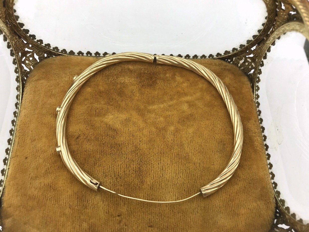 14k Gold Thin Cable Twist 7 Bangle Bracelet w .40ctw Bezel Set Diamond Accent 3