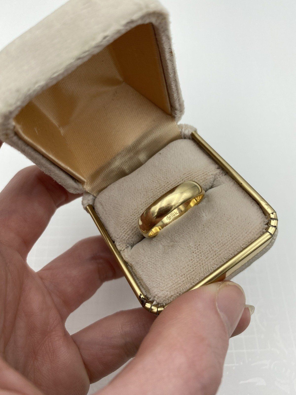 Classic 14k Gold Ladies 5mm Ring Band 4