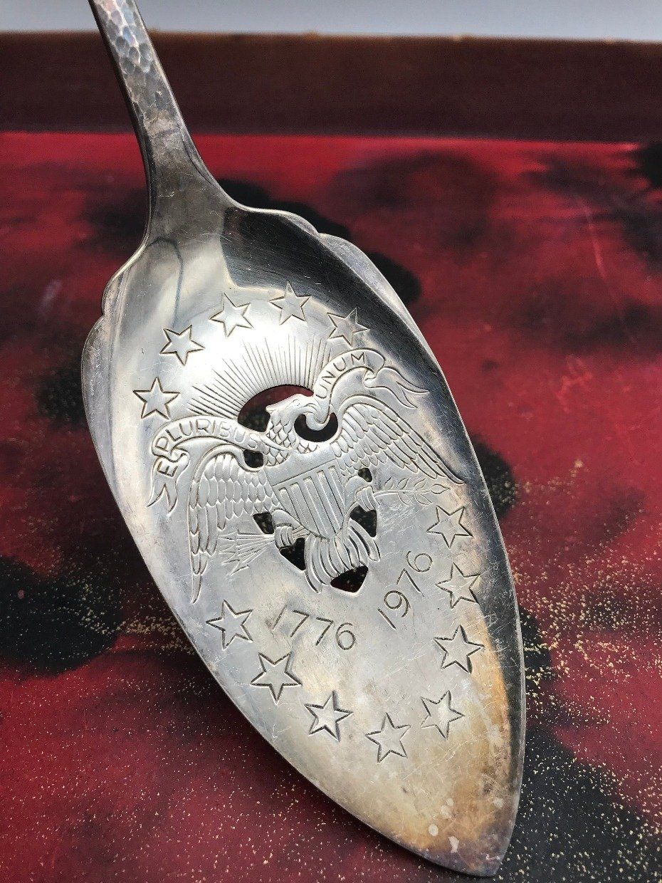 Rogers Silver Plated Commemorative c.1776-1976 Presidential Eagle Server 2