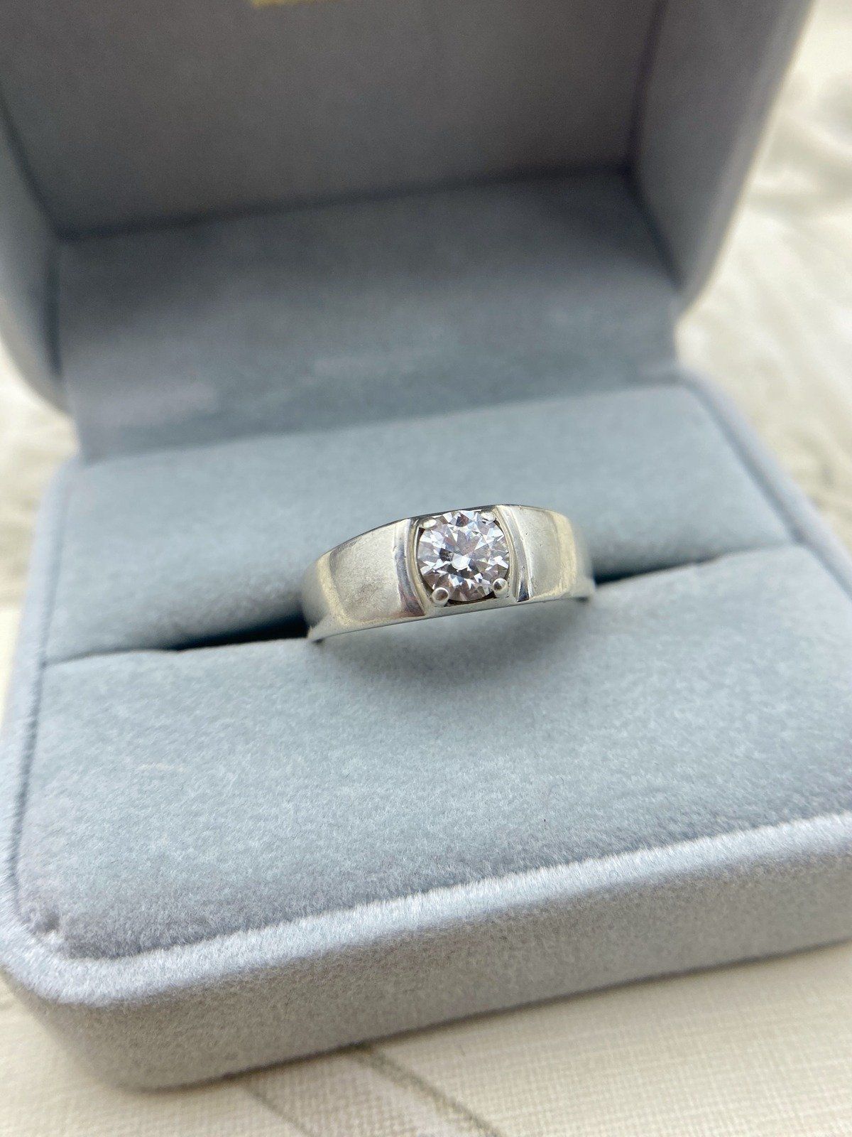 Handsome Sterling Silver Men's 1ct Moissonite Diamond Wedding Ring 3