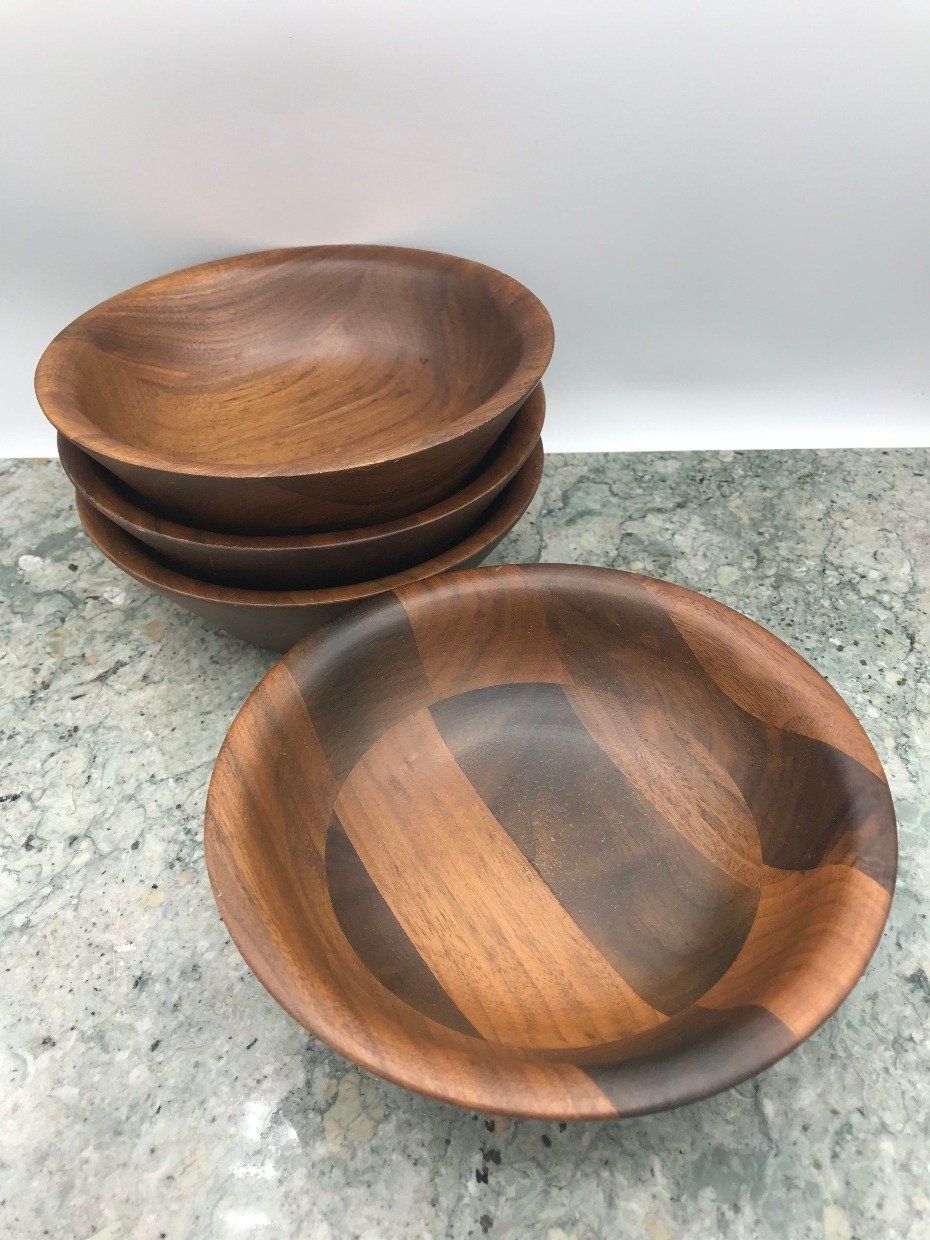 Set of 4 Walnut Bowls 2