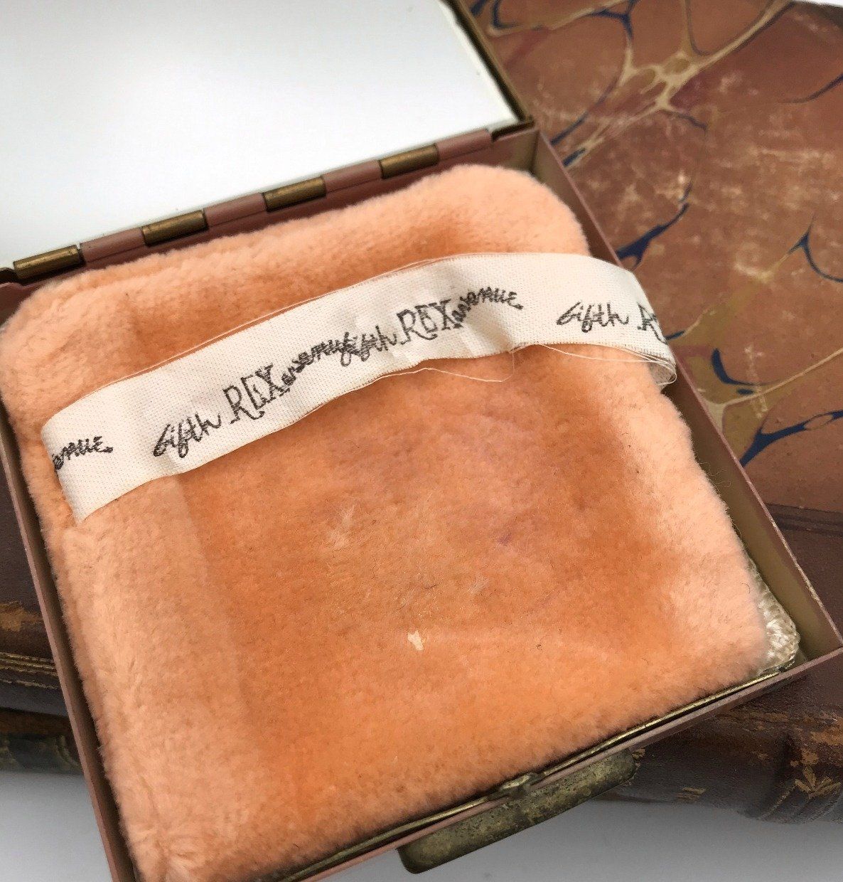 1940's Rex Fifth Avenue Women's Military Enamel Compact (Clean) 5