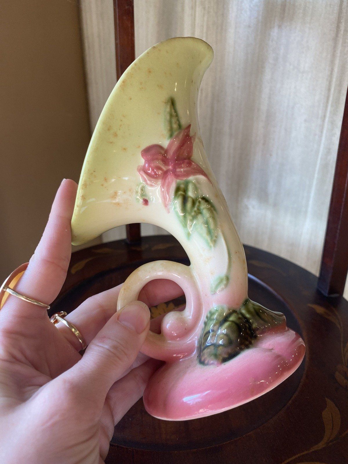 Vintage USA Hull Pottery Cornucopia Vase 5.5 No. W2 7
