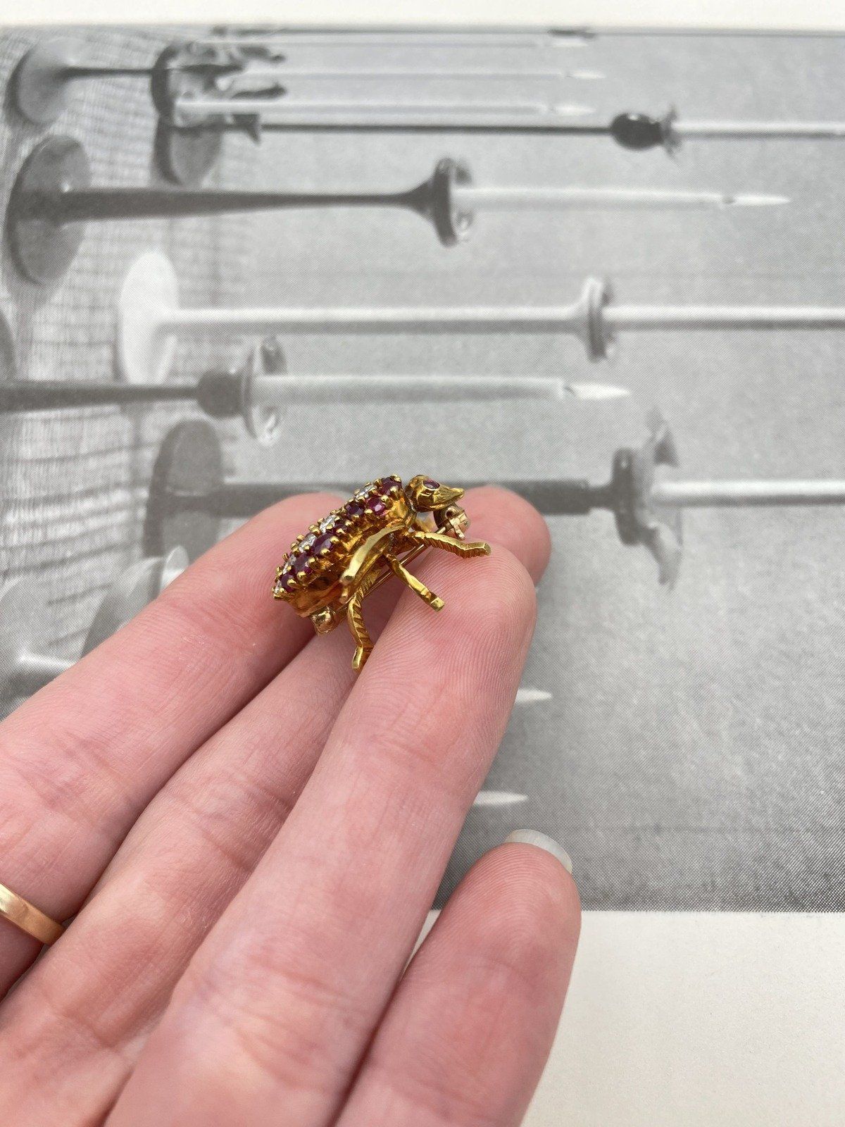 Vintage c.1950s/60s 18k Gold Collectible Designer Herbert Rosenthal Ruby + Diamond Honey Bee Pin #3421 9