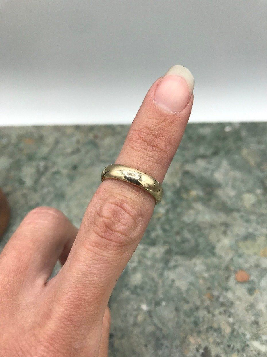 14k Weighty Gold Women's Ring Band Sz: 5 2