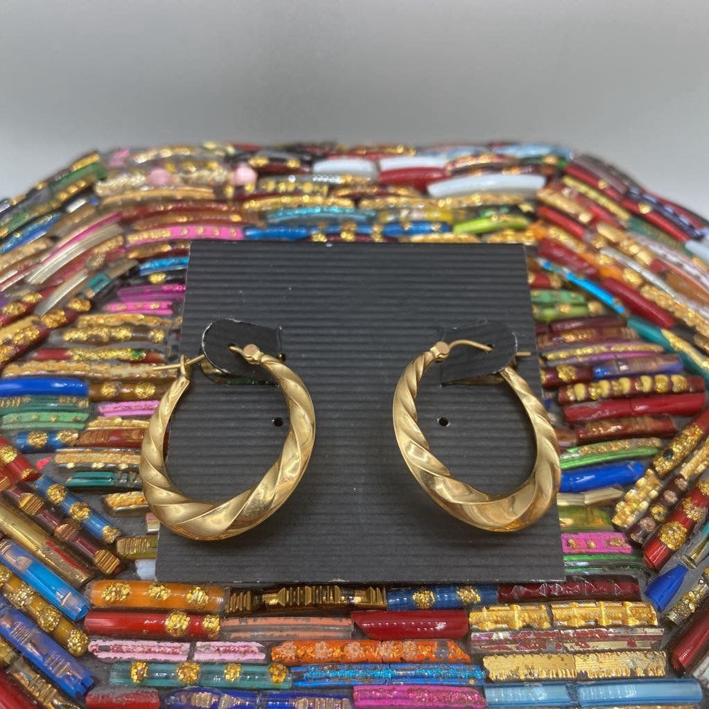 14k Gold Minimalist Twisted Hoop Earings 2