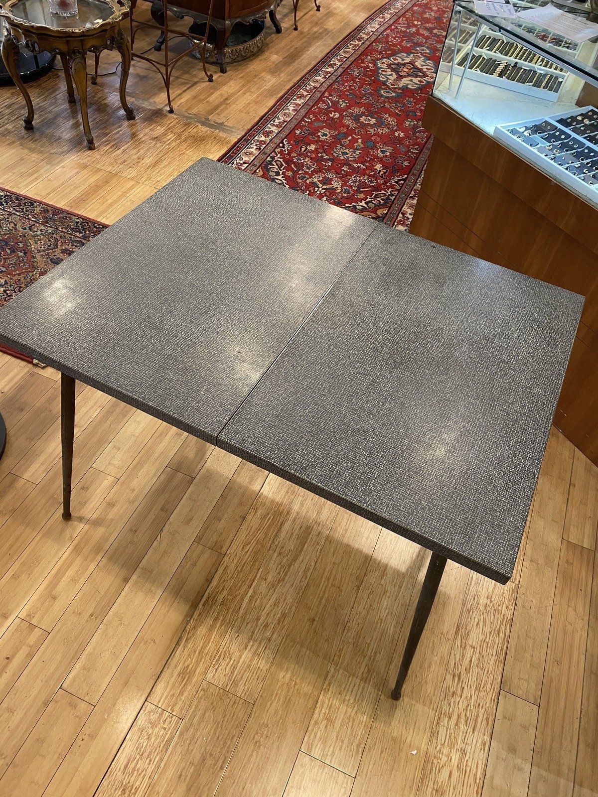 Retro Vintage Lanimated Formica Style Kitchen Table w Leaf 6