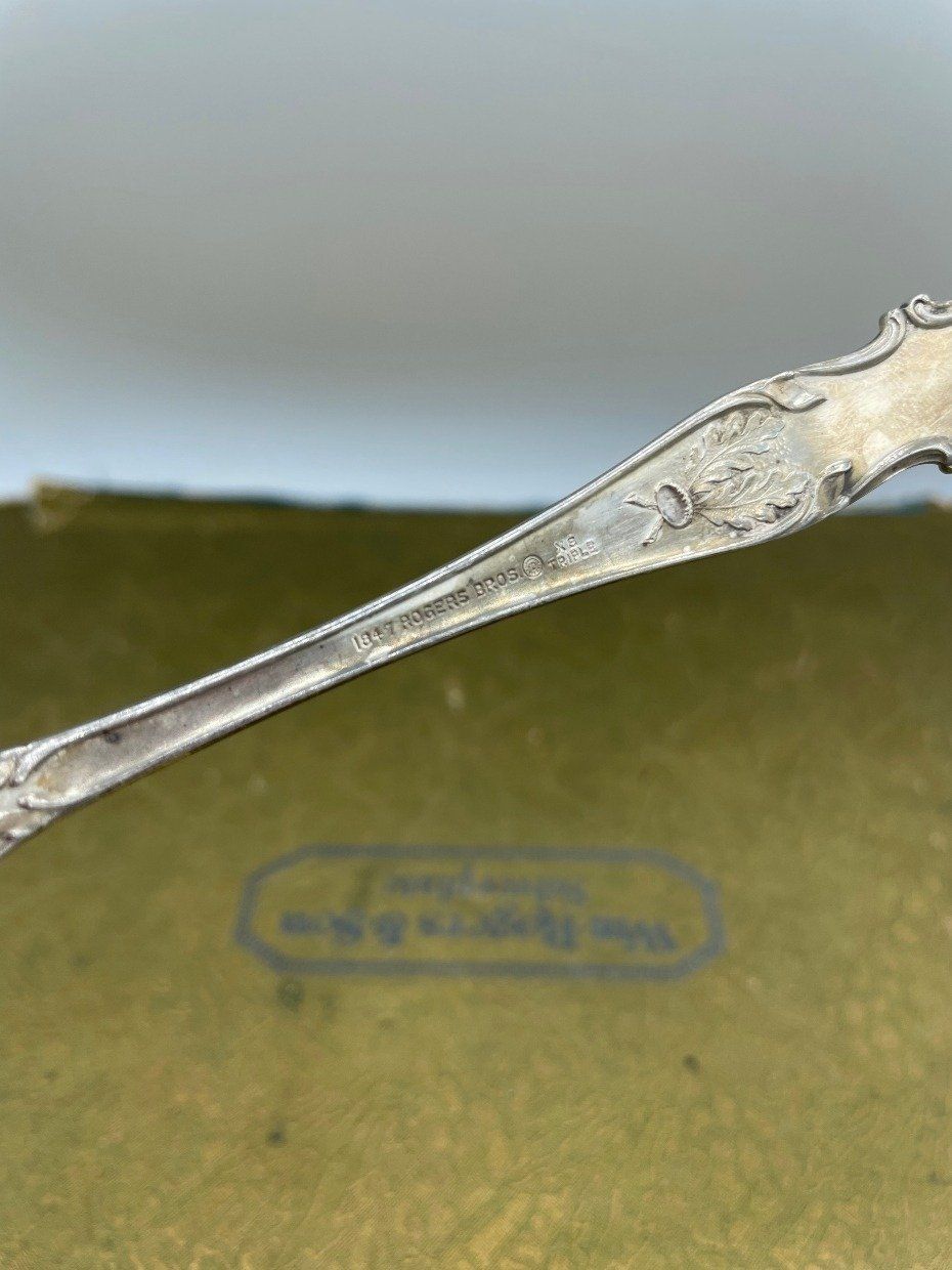 Antique c.1847 Rogers Silver Plated Acorn Motif Gumbo Serving Spoon 3