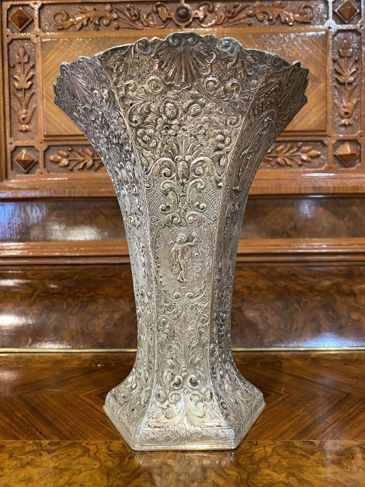 Antique Barbour S.P. Co. Intl. S. Co. Plated Repousse Fluted Figural Vase 2