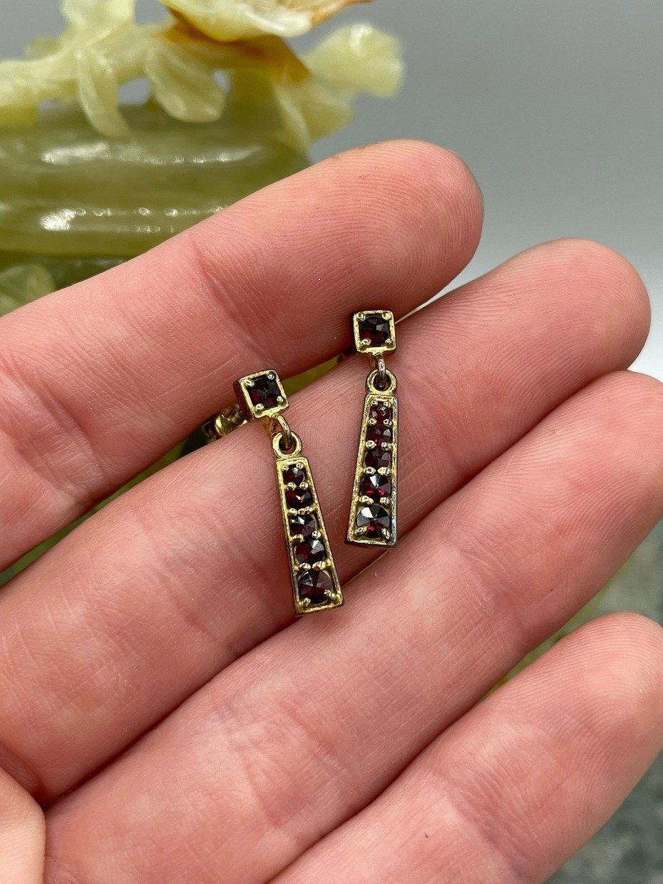 Antique Victorian 14k Gold Tabular Garnet Screw Back Earrings 2